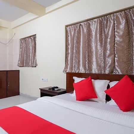 OYO 60891 Hotel Amaze Jādabpur Buitenkant foto