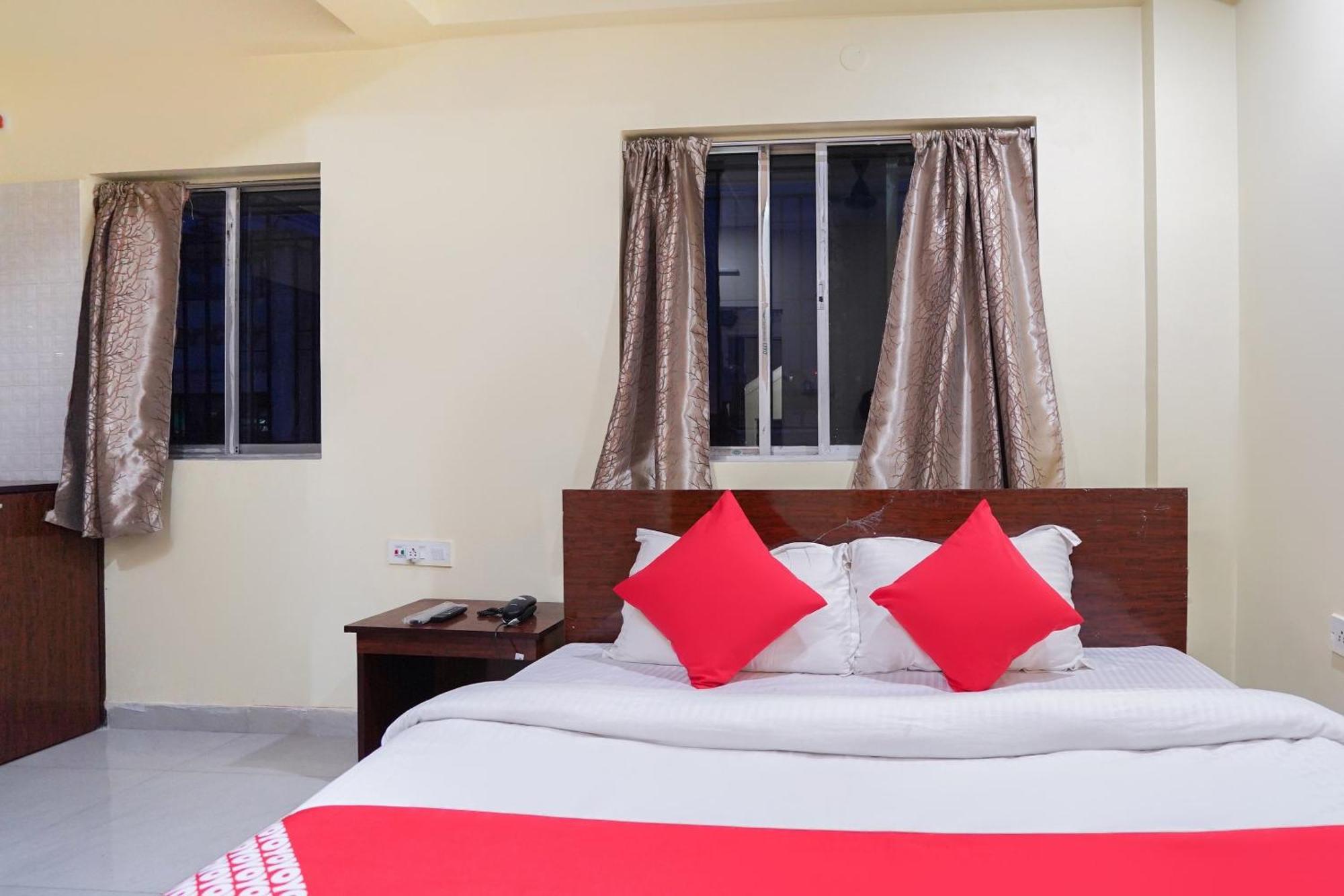 OYO 60891 Hotel Amaze Jādabpur Buitenkant foto