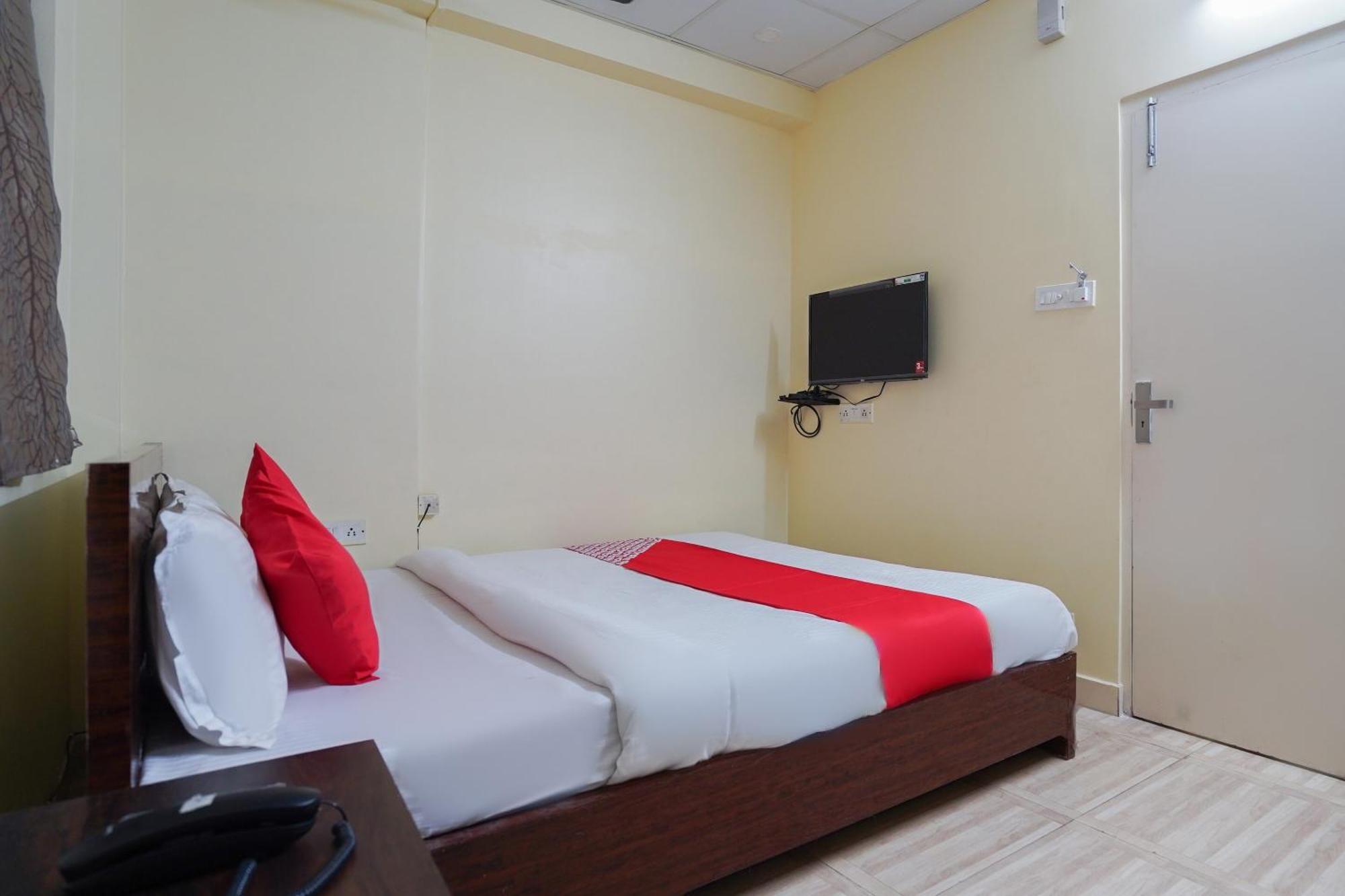 OYO 60891 Hotel Amaze Jādabpur Buitenkant foto