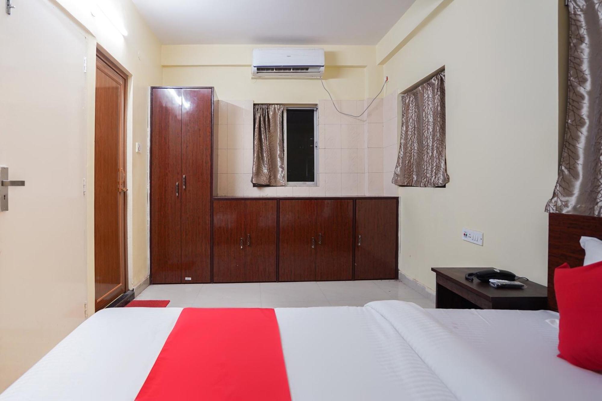 OYO 60891 Hotel Amaze Jādabpur Buitenkant foto